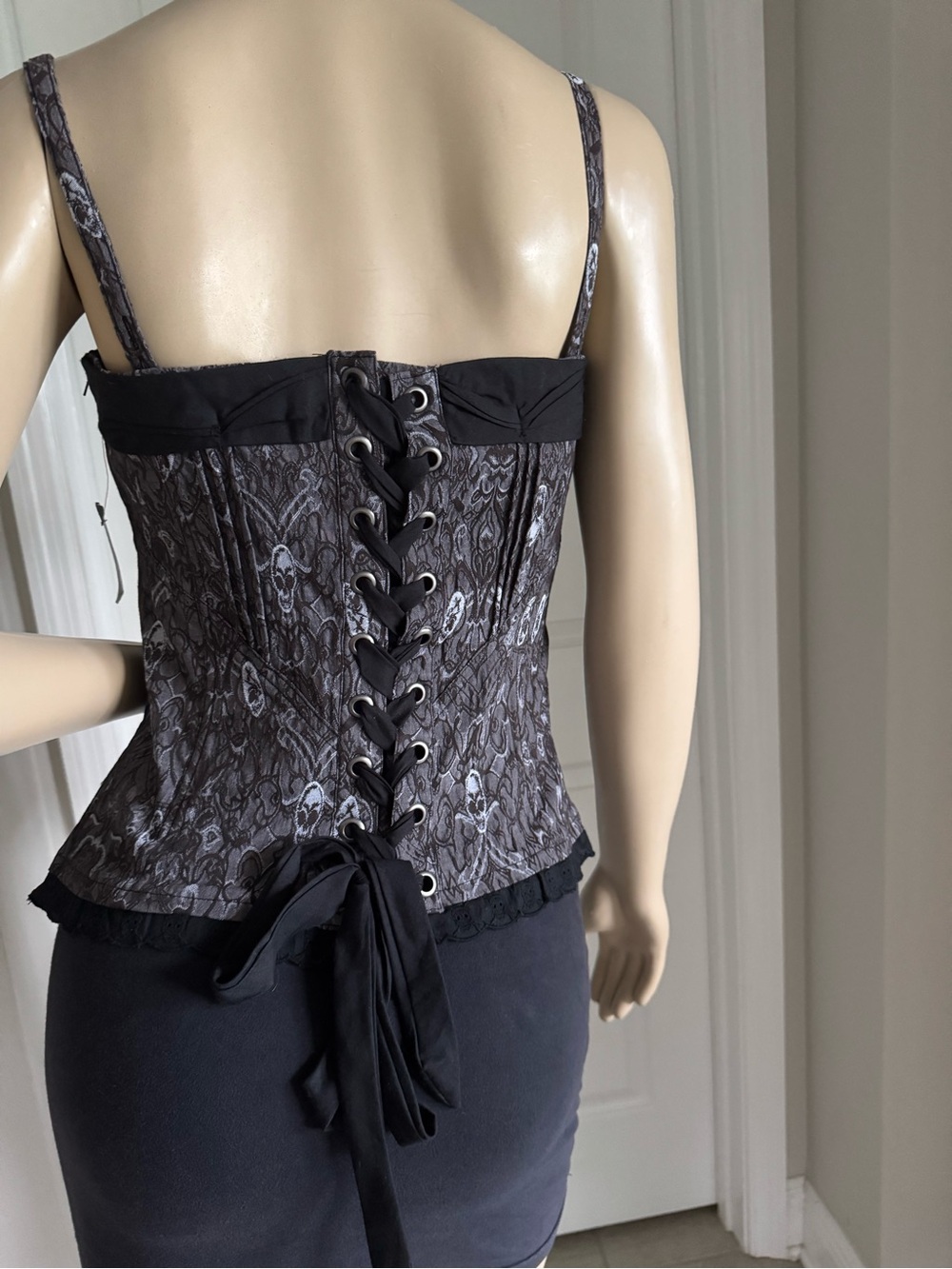Tripp NYC Black and Gray Lace-Up Skull Print Bustier Cami - Picture 3 of 8